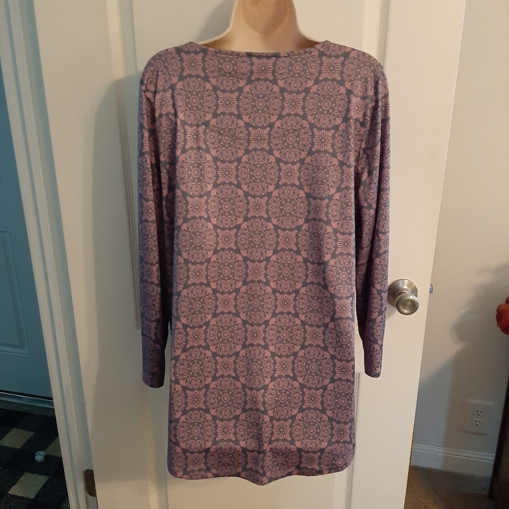 Womens Top - Picture 2 of 4